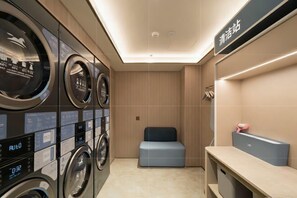 المنشأة من الداخل