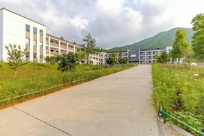 Unclassified image, 2 of 60, button - Shikang Shiwai Taoyuan Leisure Tourist Resort (Guangde)