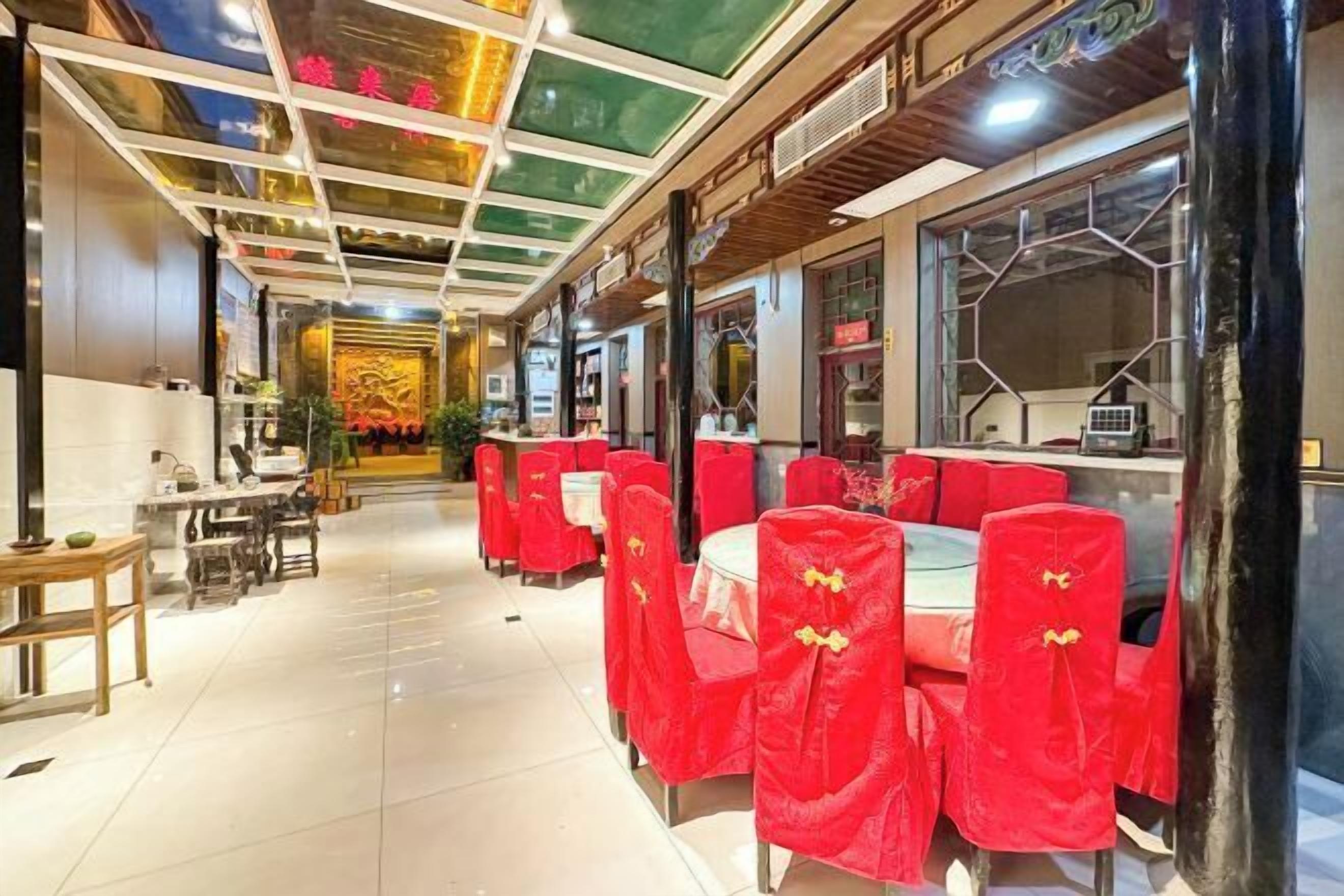 Lobby-lounge