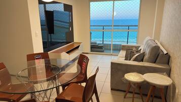 Apartamento luxo | 2 quartos, cofres nos quartos, Wi-Fi de cortesia