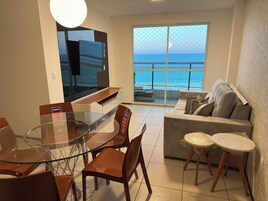 Apartment | 2 bedrooms, in-room safe, free WiFi