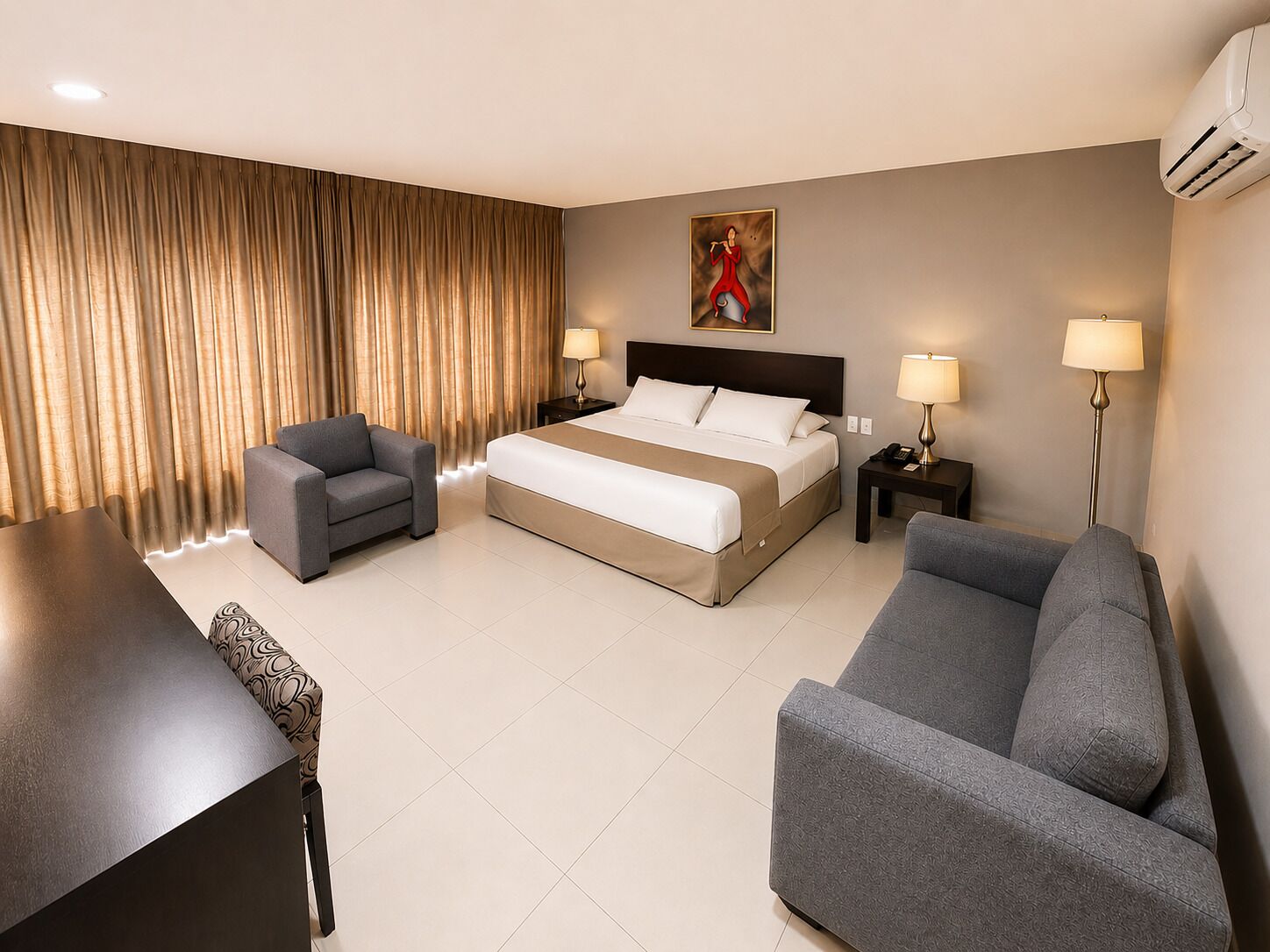 Junior Suite | Meja, seterika/papan seterika, Wi-fi percuma, cadar katil 