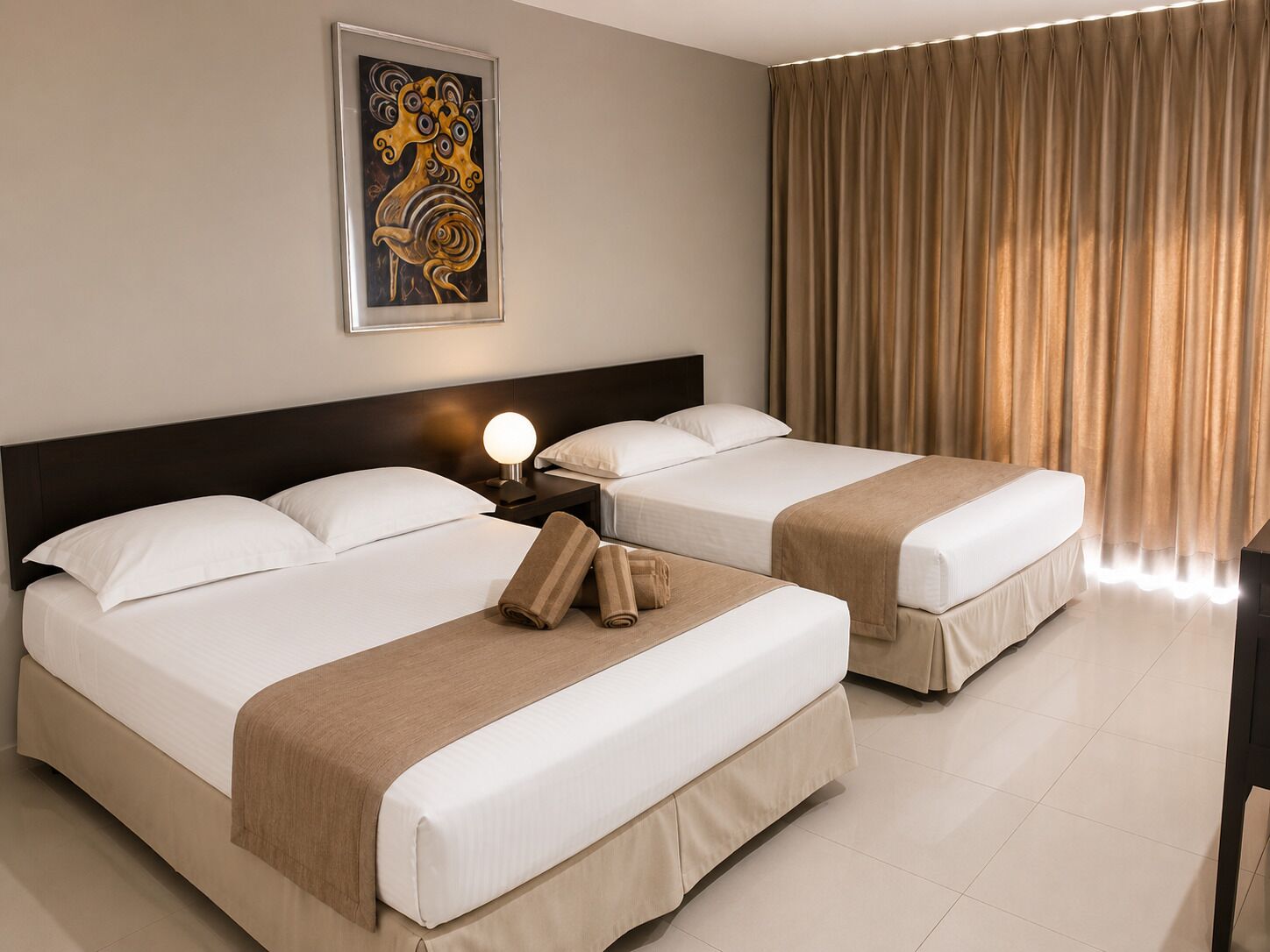 Deluxe Double Room, Balcony, City View | Meja, seterika/papan seterika, Wi-fi percuma, cadar katil 