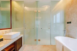 Children's robes - Redbird Hotel Haikou (Haikou)