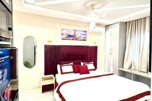 1 bedroom, iron/ironing board, WiFi, bed sheets
