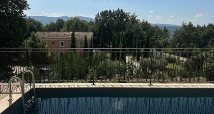 House with breathtaking views of the Luberon