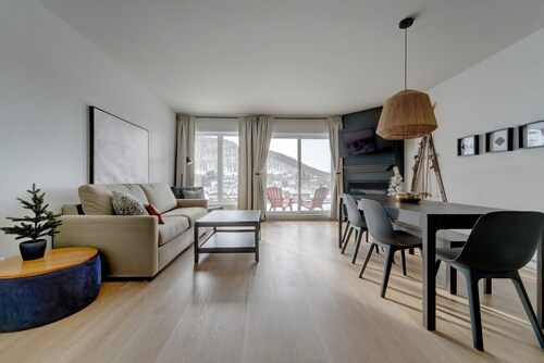 L103-Condo ski in ski out / vélo in vélo out