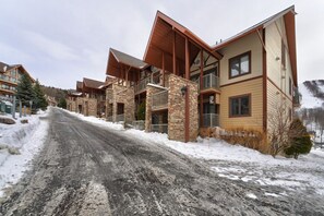 Exterior - E104-Condo ski in ski out /vélo in vélo out (Bromont)