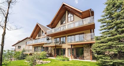 E104-Condo ski in ski out /vélo in vélo out