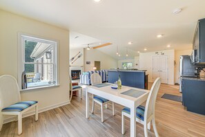 Dining - Waterfront Lake Anna Home: Summer Family Escape! (Bumpass)