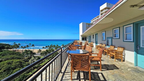 Charming studio in wonderful Honolulu w/ WiFi & AC-Sleeps 3
WAIKIKI GRAND HOTEL®