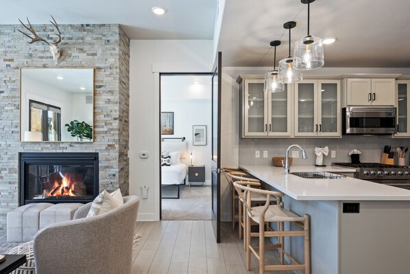 Fridge, microwave, oven, stovetop - Modern Mountain Chic Interiors, Large Hot Tub, 5 Min Walk to Lift (Park City)