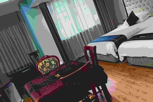 Mingzhu Holiday Hotel