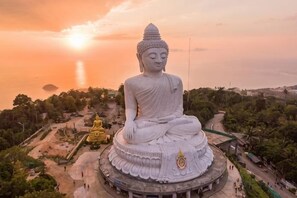Unclassified image, 3 of 15, button - Kata Bai D (Phuket)