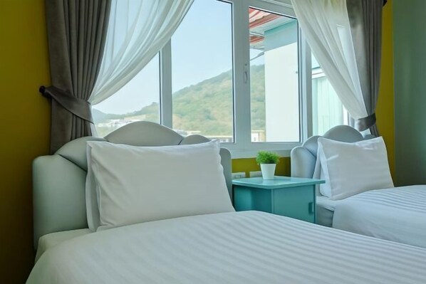 Cribs/infant beds - Kata Bai D (Phuket)