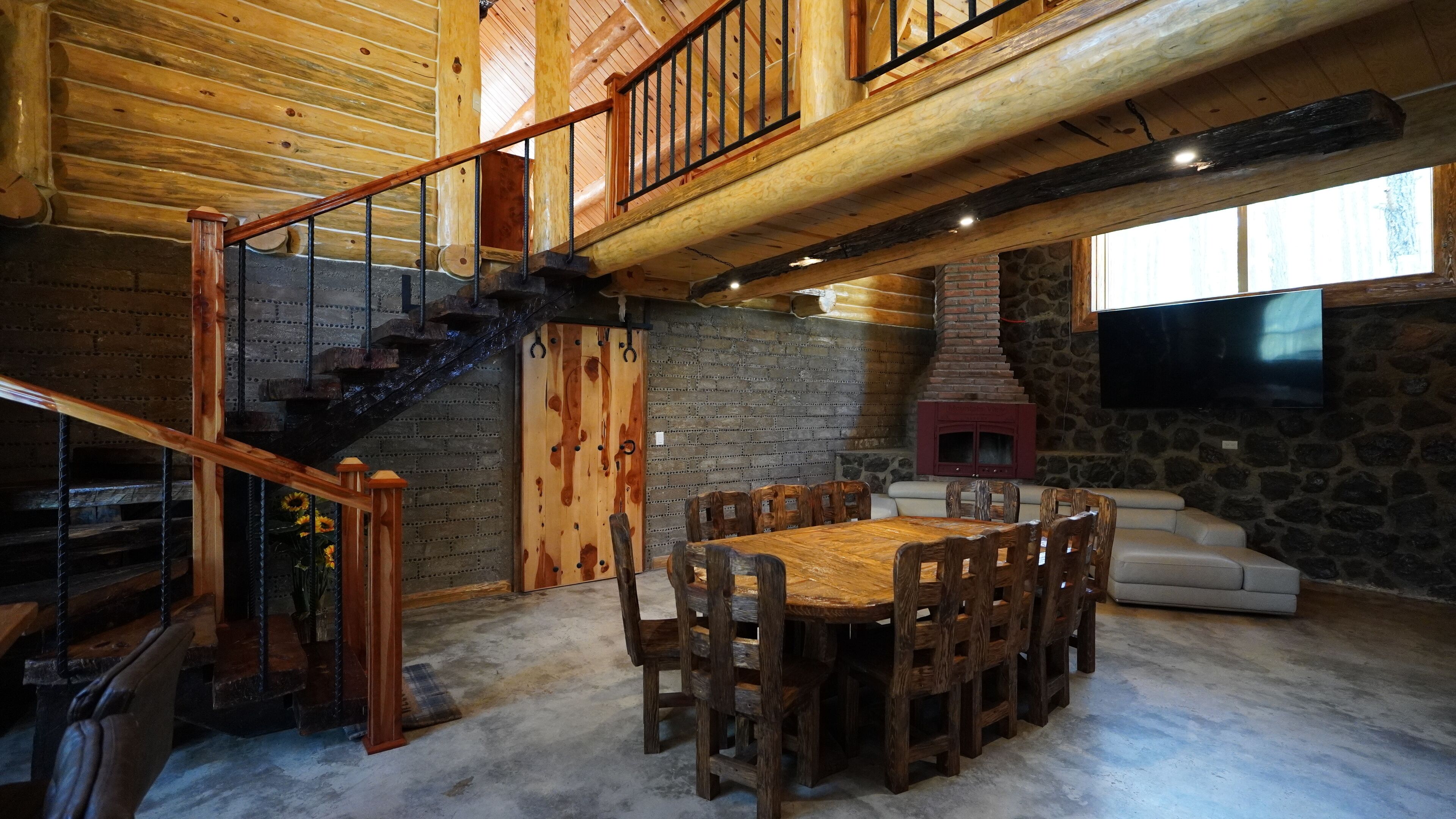 Cabaña familiar, cocina | Cocina privada | Refrigerador con congelador, microondas y horno tostador 