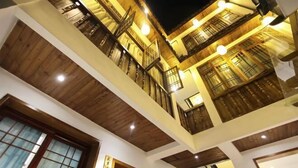 Unclassified image, 3 of 111, button - Banmu Yuntian Inn (Fenghuang County)