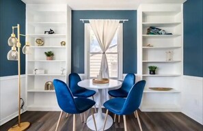 Dining - Stylish Central Retreat in Colorado Springs! Sleeps 8, King bed, AC, WIFI, Yard. (Colorado Springs)
