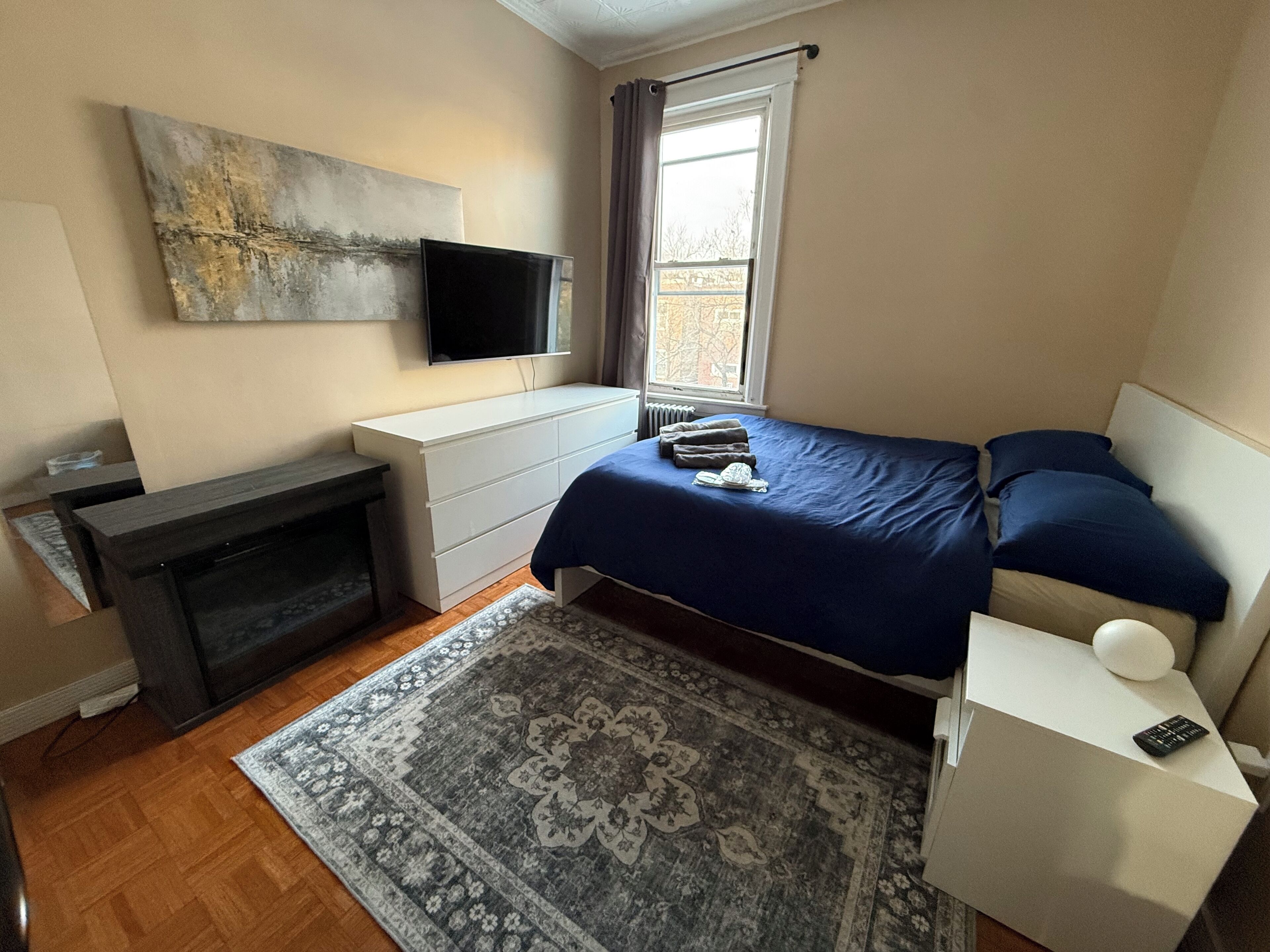 4 slaapkamers, een strijkplank/strijkijzer, wifi, beddengoed