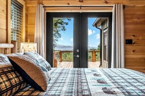 5 habitaciones, tabla de planchar con plancha, wifi y ropa de cama 