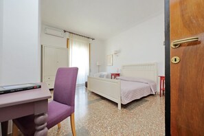 2 bedrooms, iron/ironing board, free WiFi, bed sheets - Flaminio, Rome comfortable apartment for 6 (Roma)