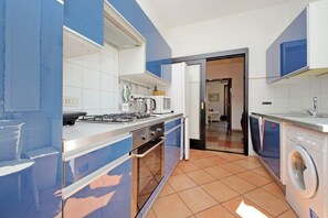 Fridge, oven, stovetop, dishwasher - Flaminio, Rome comfortable apartment for 6 (Roma)