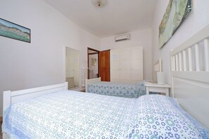 2 bedrooms, iron/ironing board, free WiFi, bed sheets - Flaminio, Rome comfortable apartment for 6 (Roma)