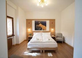 Superior Suite | Down comforters, minibar, in-room safe, desk