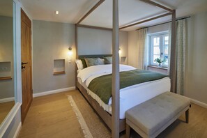 3 Schlafzimmer, Schreibtisch, Bügeleisen/Bügelbrett, kostenloses WLAN
