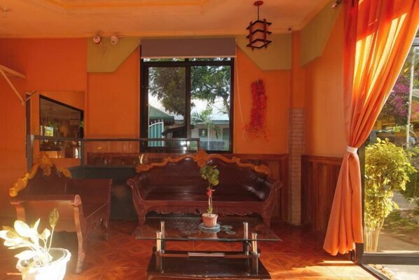 Interior - RedDoorz @ Farm Side Hotel Laoag City (Laoag)