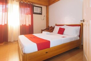 Room - RedDoorz @ Farm Side Hotel Laoag City (Laoag)