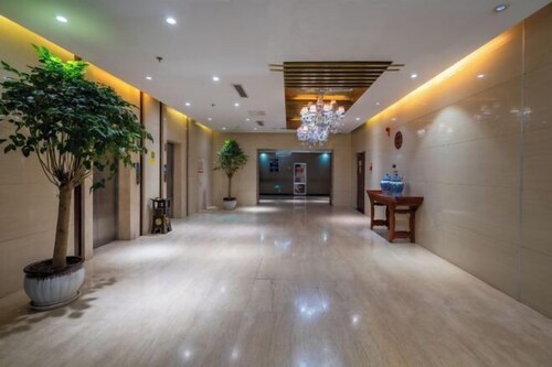 Grand Cloud View Hotel