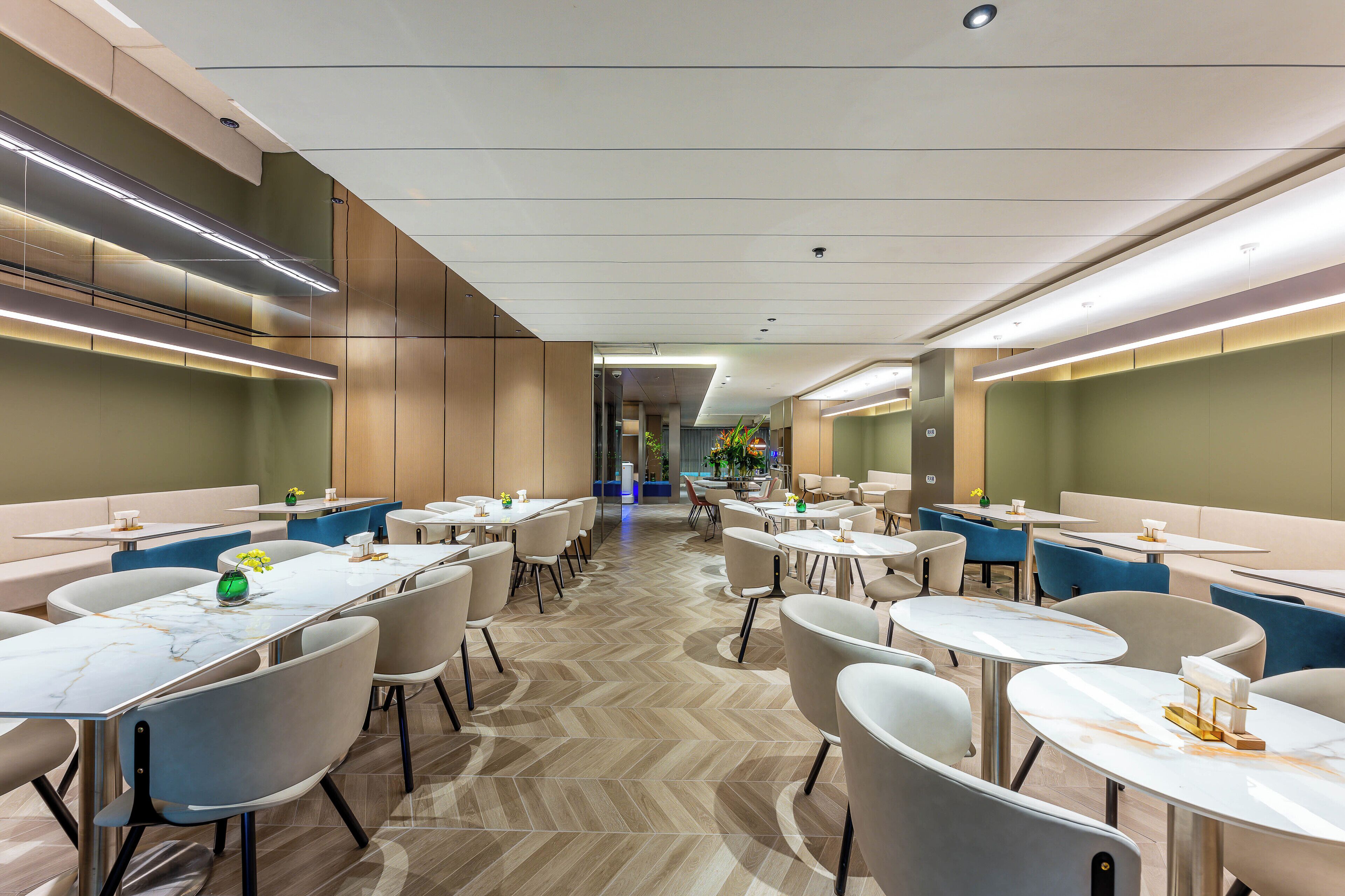 Photo - Holiday Inn Express Shanghai Jing'an Temple by IHG