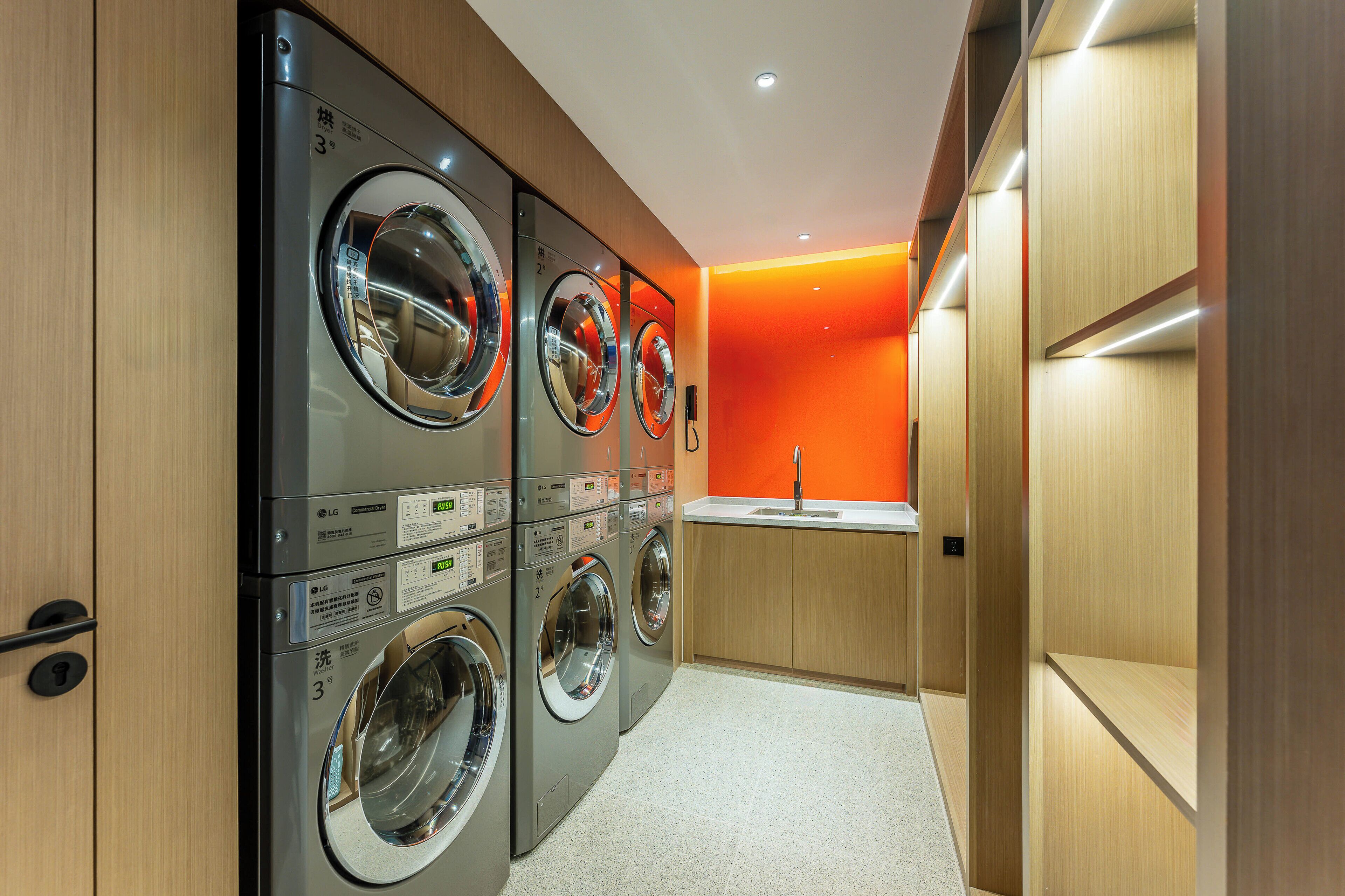 Photo - Holiday Inn Express Shanghai Jing'an Temple by IHG