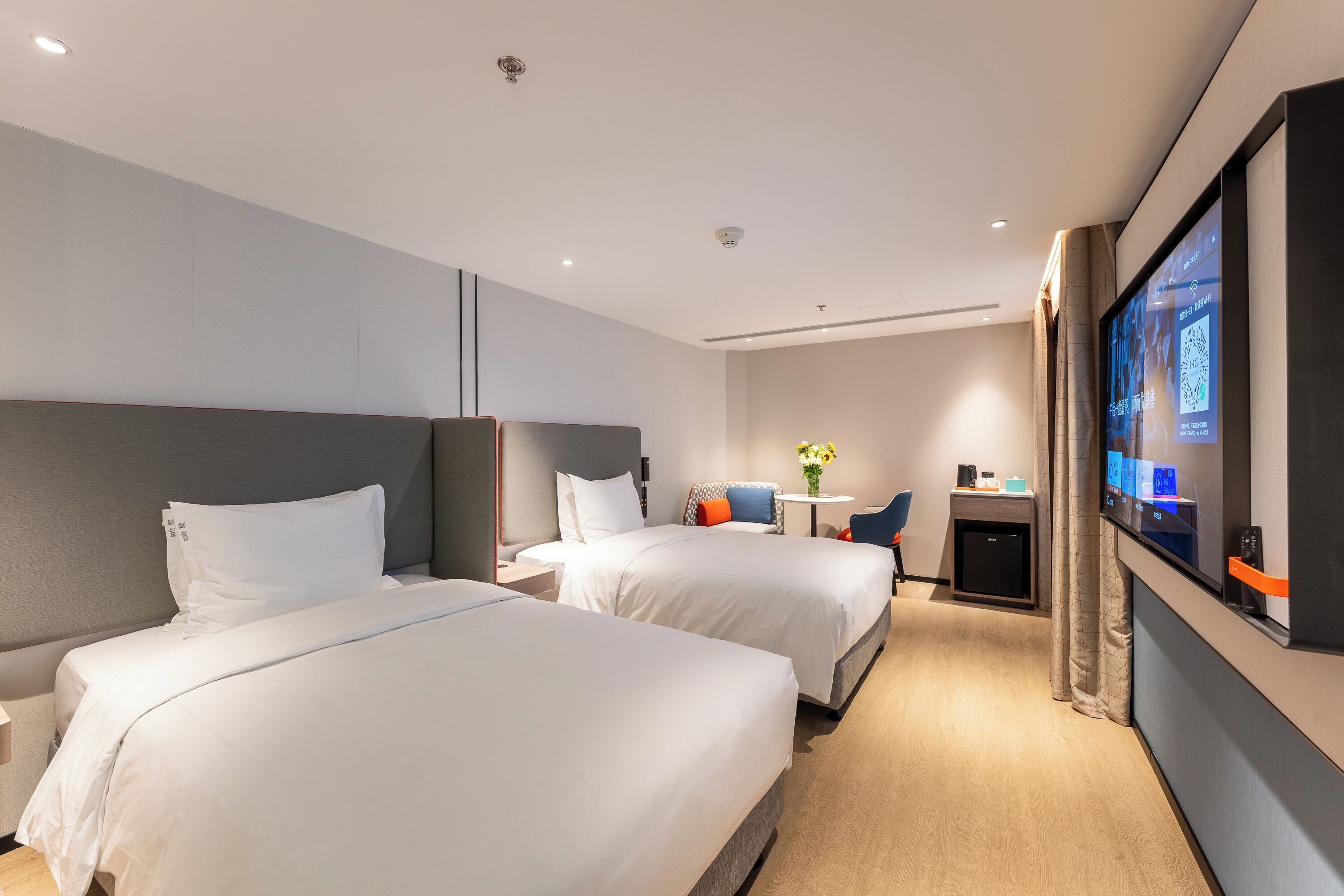 Photo - Holiday Inn Express Shanghai Jing'an Temple by IHG