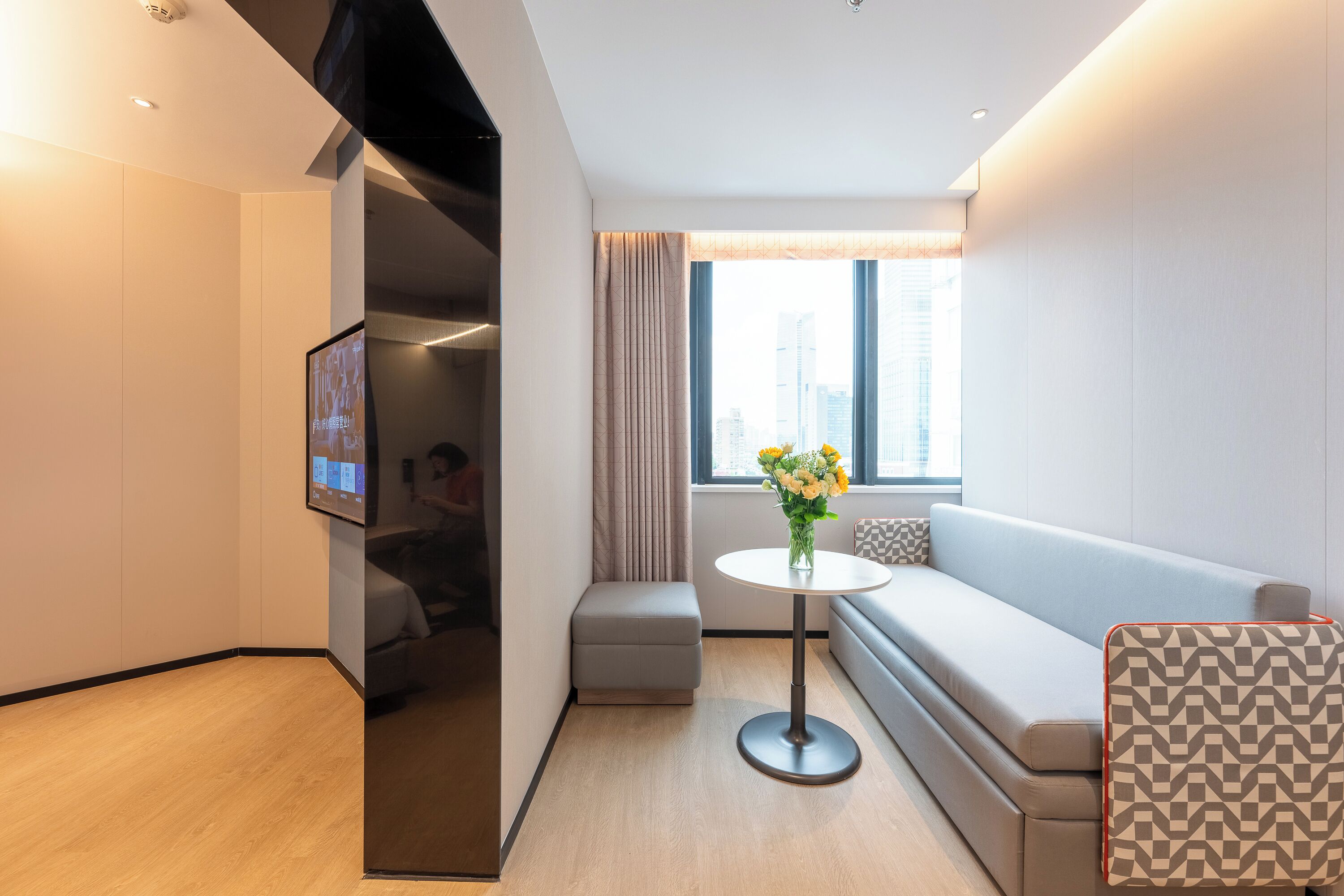 Photo - Holiday Inn Express Shanghai Jing'an Temple by IHG