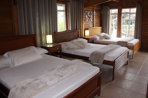 6 bedrooms, laptop workspace