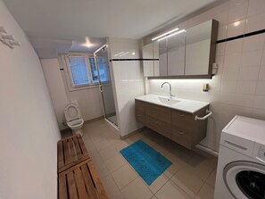 Ducha y papel higiénico