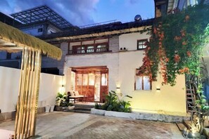 Exterior - Zuji Youth Hostel (Dali)