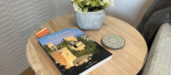 Charming 2-bedroom apartment with AC, WiFi in lovely Granada