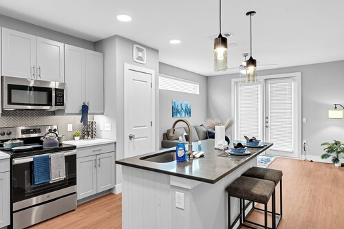 Swanky Cozy 1-bedroom apartment w/fitness room, pool,WIFI in fabulous Fort Worth