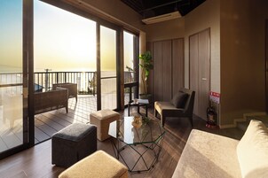 บริเวณนั่งเล่น