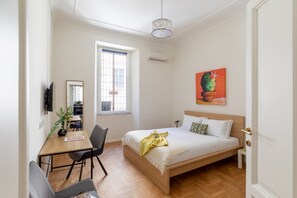 4 عدّة غرف نوم ومكواة/لوح كي وواي فاي وملاءات أسرّة