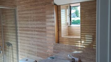 Standard Double Room, City View | Bathroom | Free toiletries, hair dryer, towels, soap