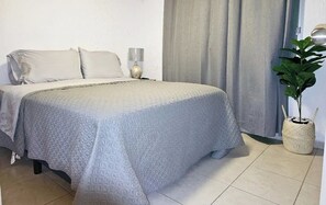 2 soverom, strykejern/-brett, wi-fi og sengetøy