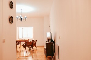 In-room dining - Kalathos House 2 (Lisbon)