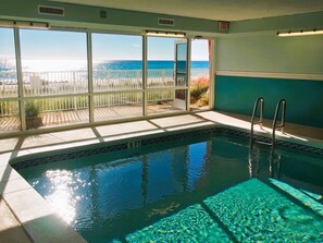 Piscina coperta, piscina all'aperto