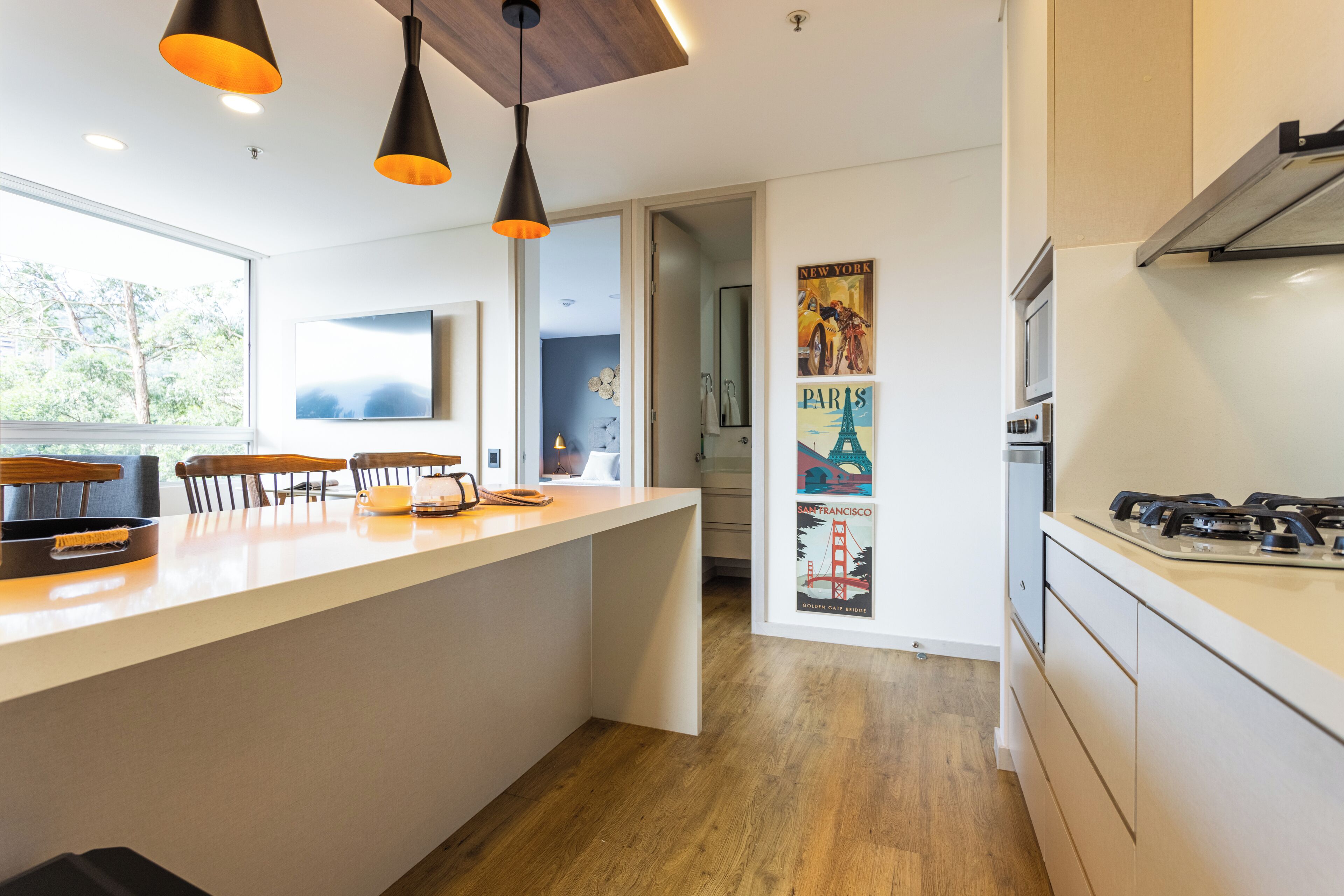 Frigorifero, microonde, forno, piano cottura