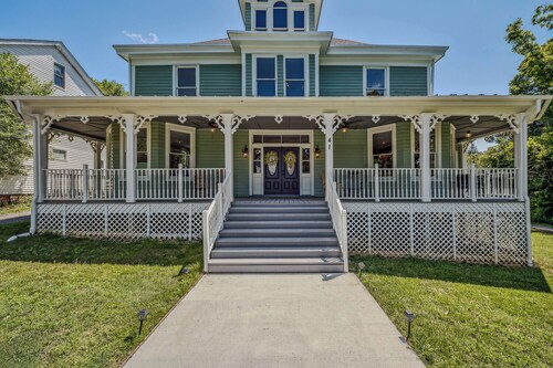 Appalachian Suite In Town!- The Grand Castalian Inn B&B