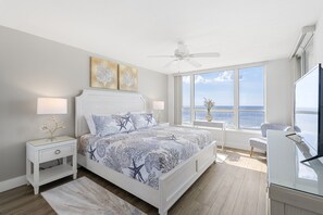 2 slaapkamers, een strijkplank/strijkijzer, reisbedje, gratis wifi